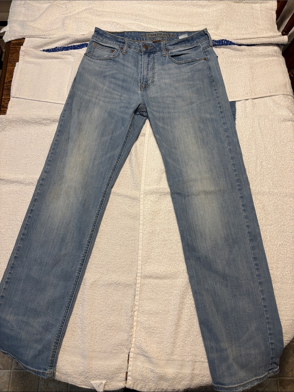 American Eagle Outfitters Men’s Jeans - Dark and Light Blue Washes - Picture 13 of 16